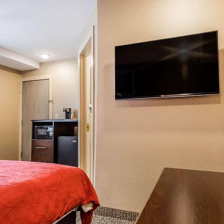 Rodeway Inn Chicago/Evanston Lincolnwood Bagian luar foto
