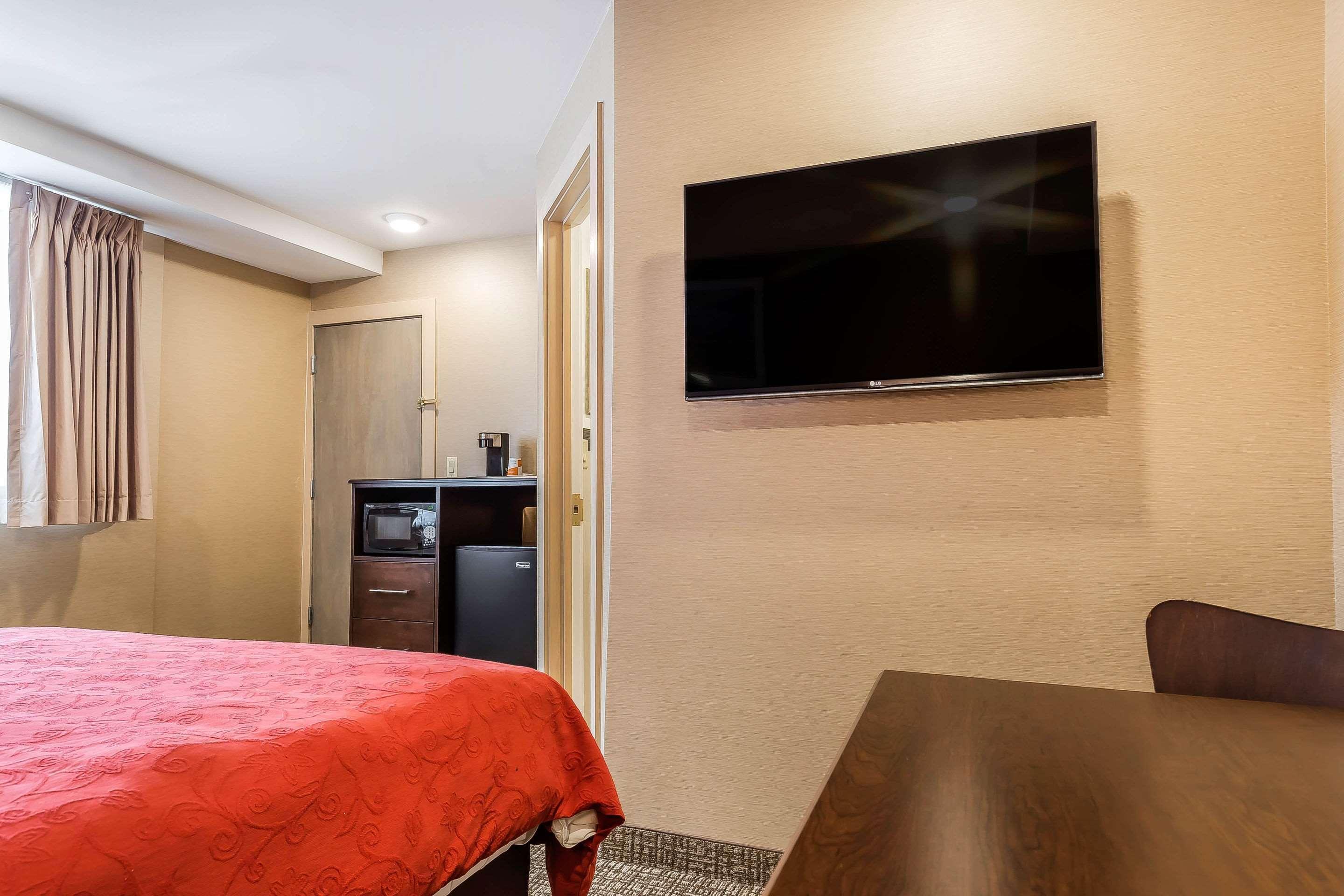 Rodeway Inn Chicago/Evanston Lincolnwood Bagian luar foto