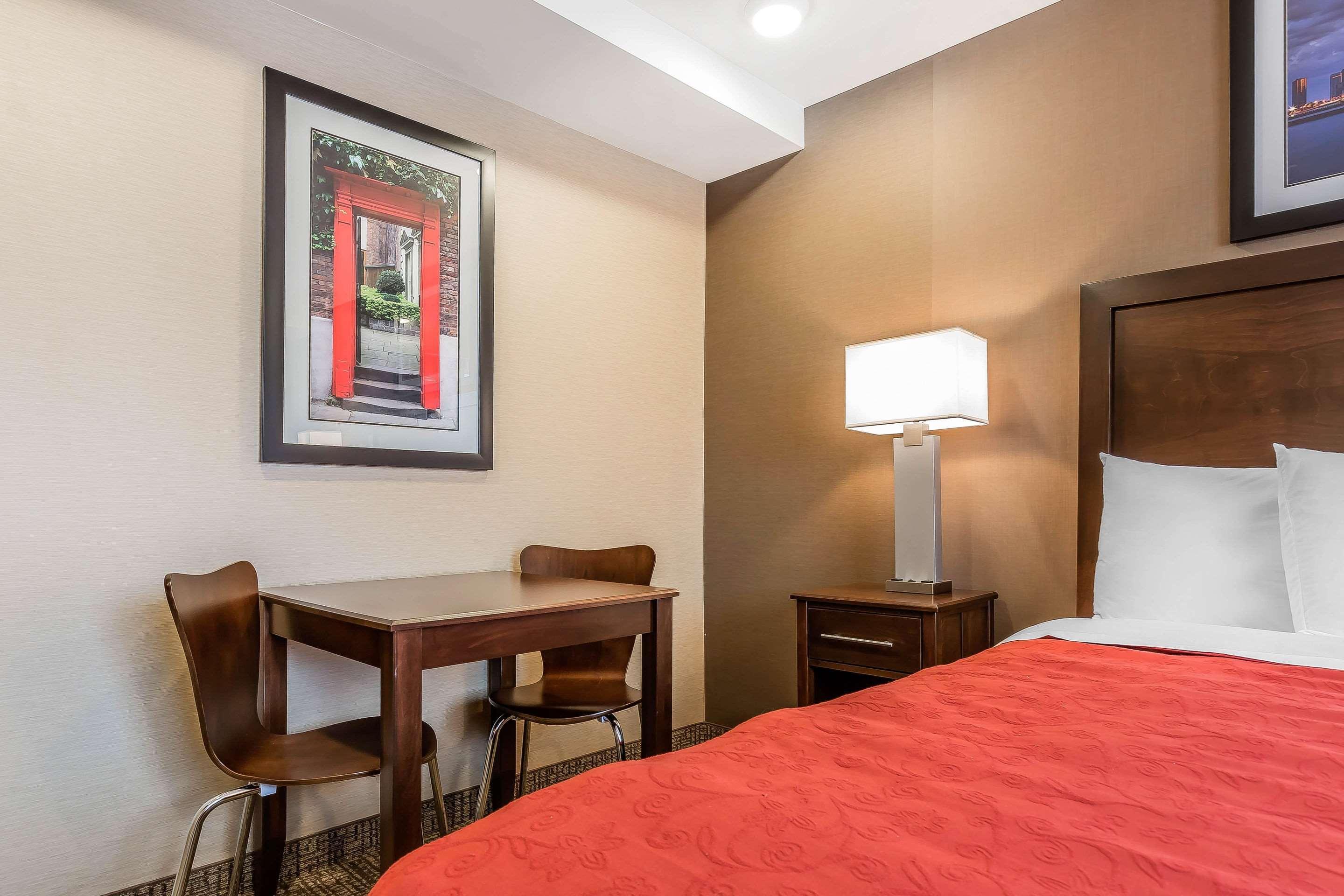 Rodeway Inn Chicago/Evanston Lincolnwood Bagian luar foto