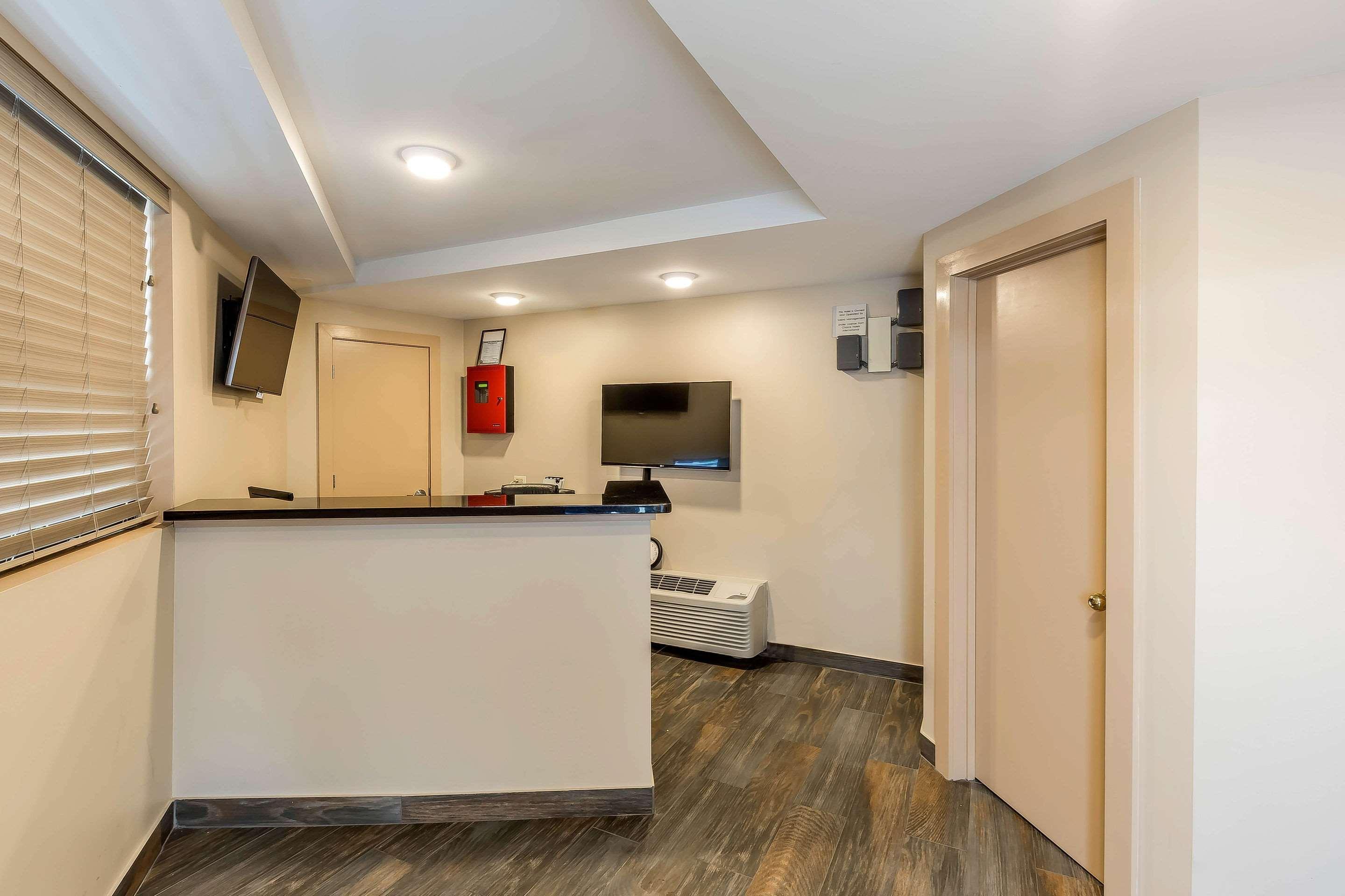 Rodeway Inn Chicago/Evanston Lincolnwood Bagian luar foto