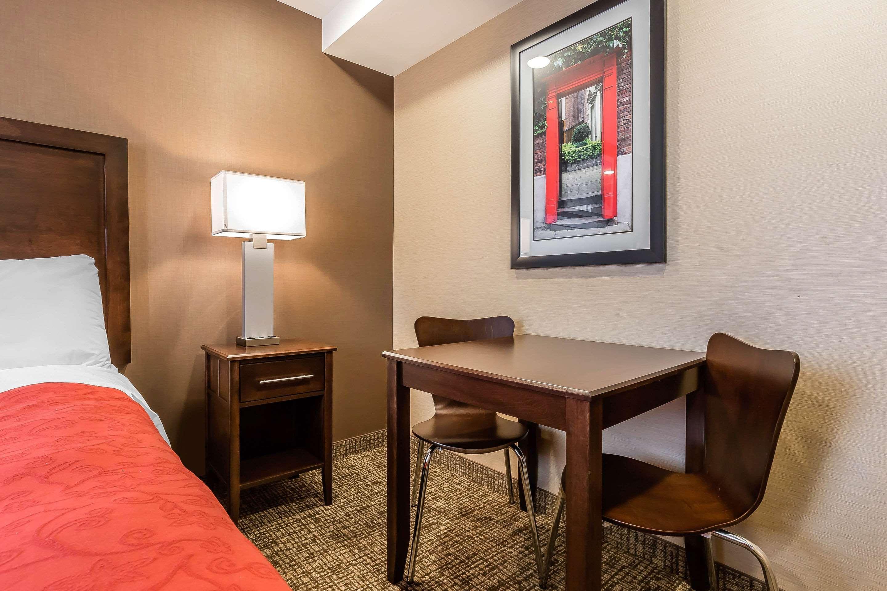 Rodeway Inn Chicago/Evanston Lincolnwood Bagian luar foto
