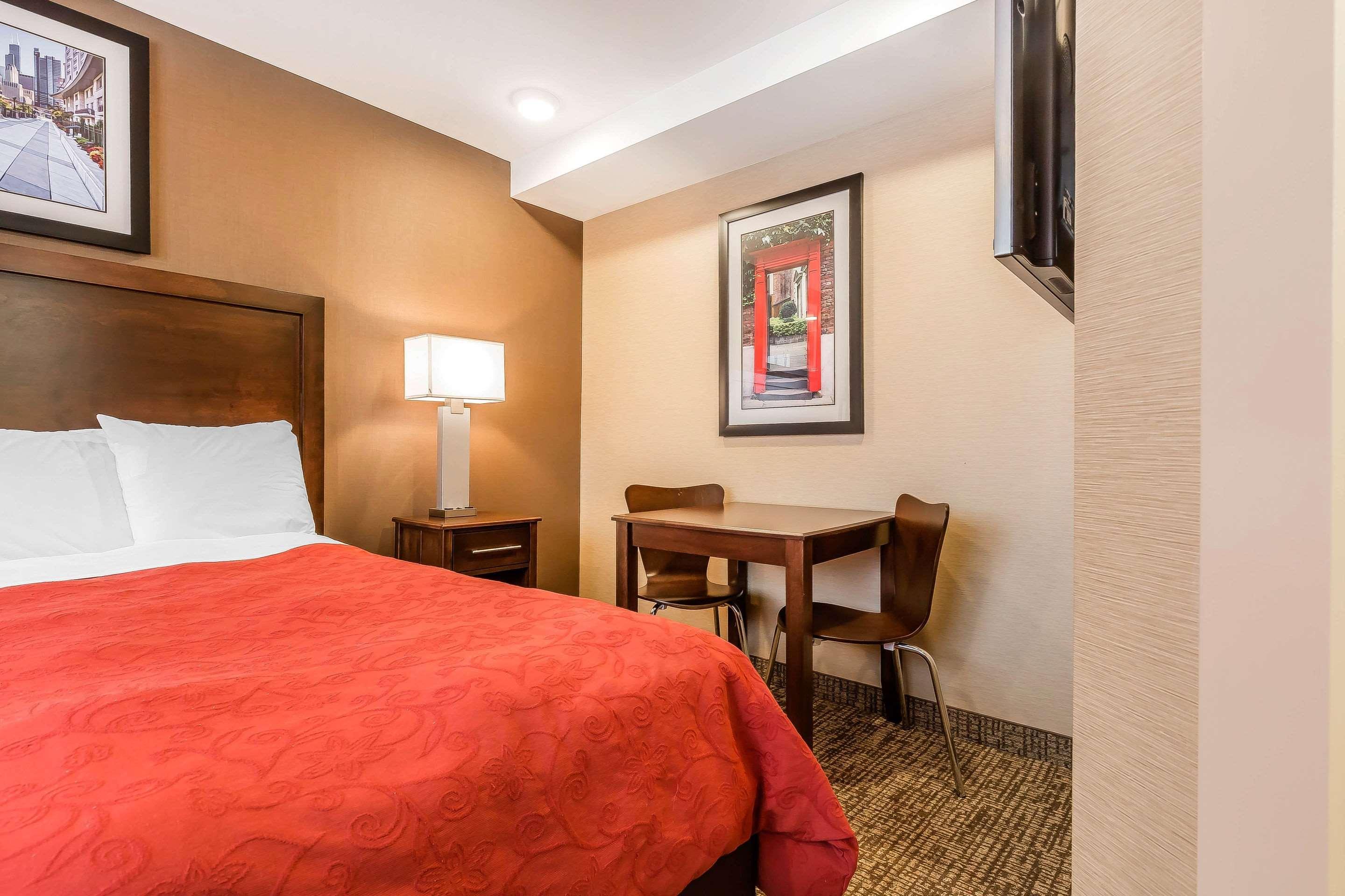 Rodeway Inn Chicago/Evanston Lincolnwood Bagian luar foto